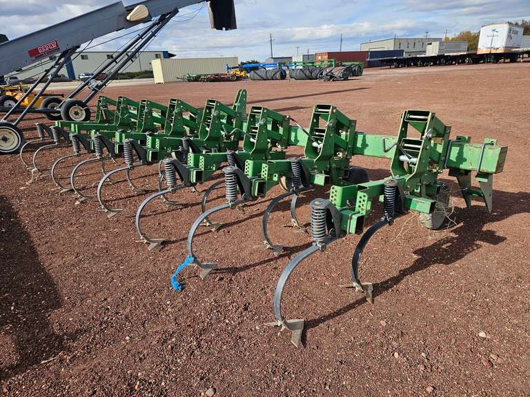 8-Row 3Pt Spring Tooth Cultivator - Armstrong Western LLC