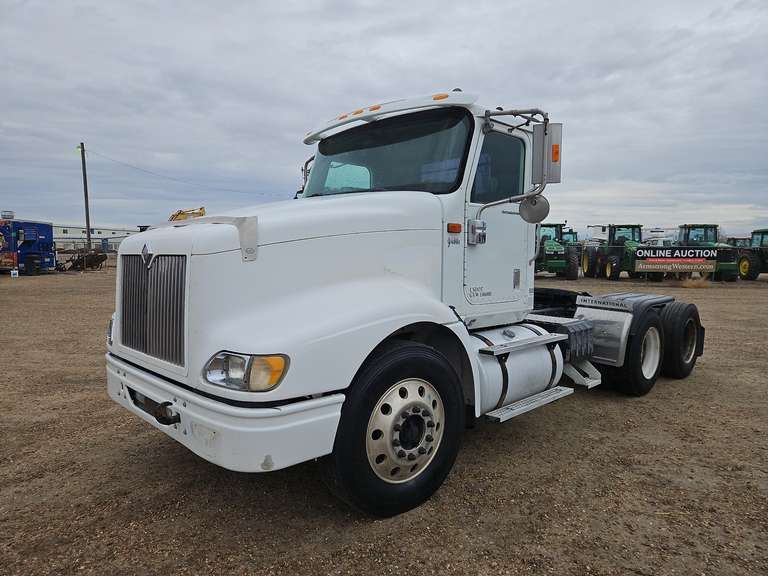 **JUST ARRIVED 11/17** 2005 International 9400i Day Cab Truck