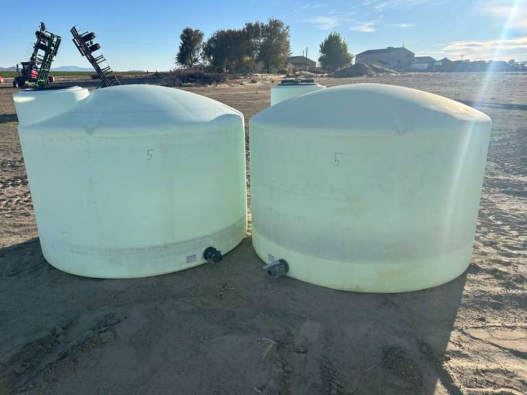 (2) 1500-Gallon Poly Tanks - Armstrong Western LLC