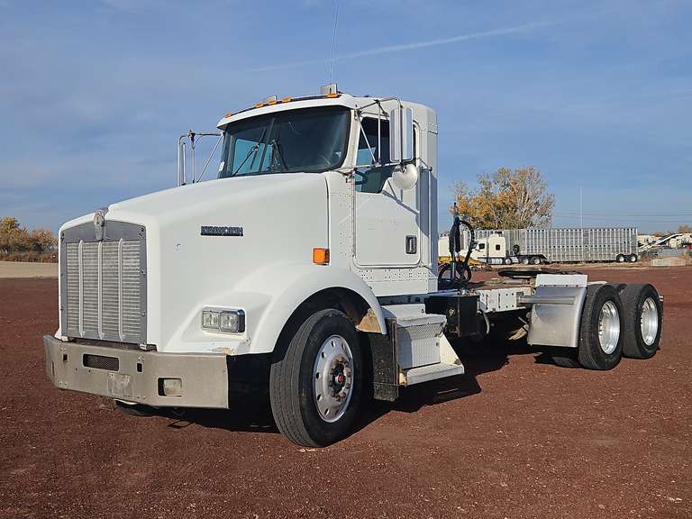1998 Kenworth T800 Day Cab