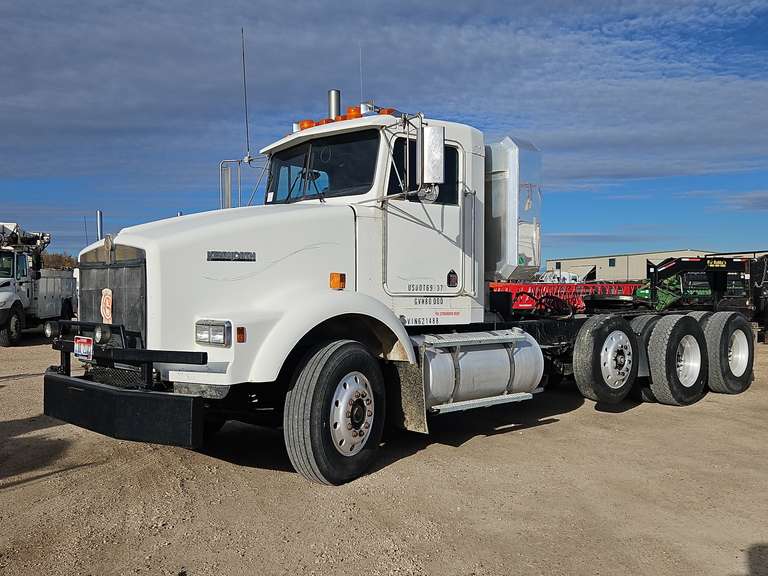 1994 Kenworth T800B Day Cab Truck