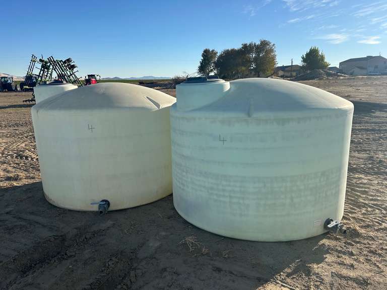 (2) 1500-Gallon Poly Tanks - Armstrong Western LLC