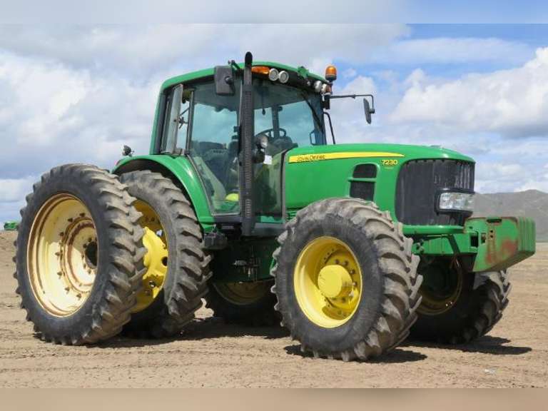John Deere 7230 Premium MFWD Tractor
