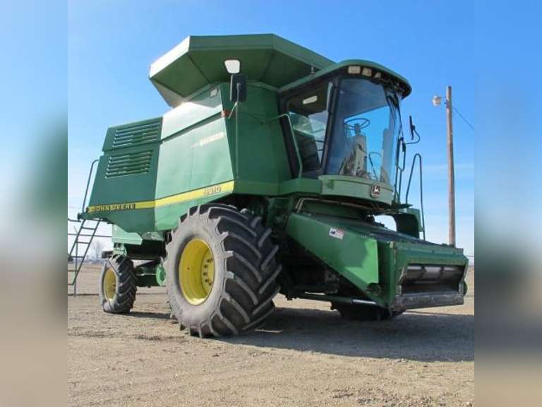 John Deere 9610 Walker Combine