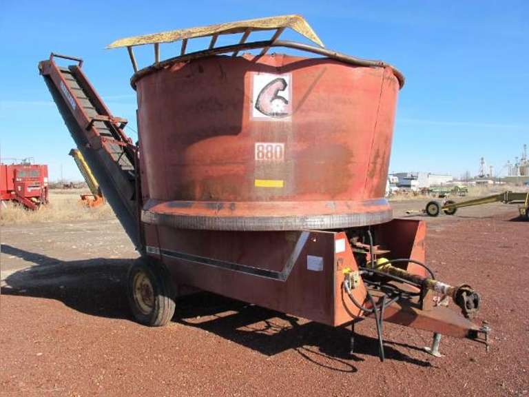 Farmhand 880 PTO Tub Grinder