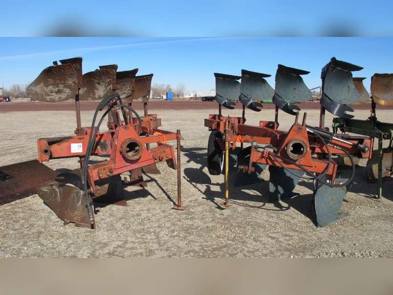 International 140 4-Bottom Plow