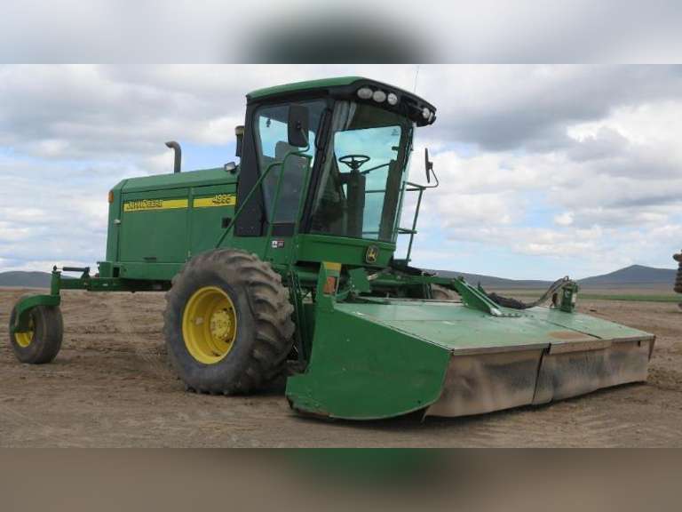 John Deere 4995 Self Propelled Windrower With 995 16' Rotary Header