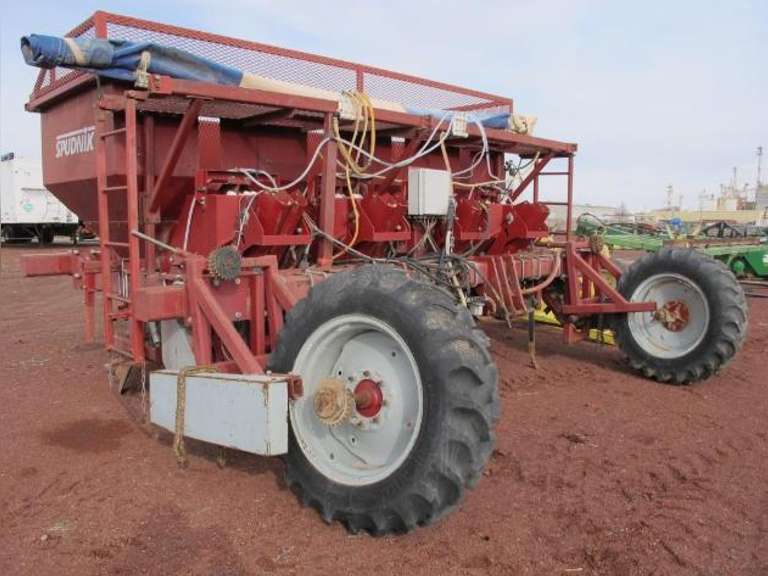 Spudnik 8400 Potato Planter