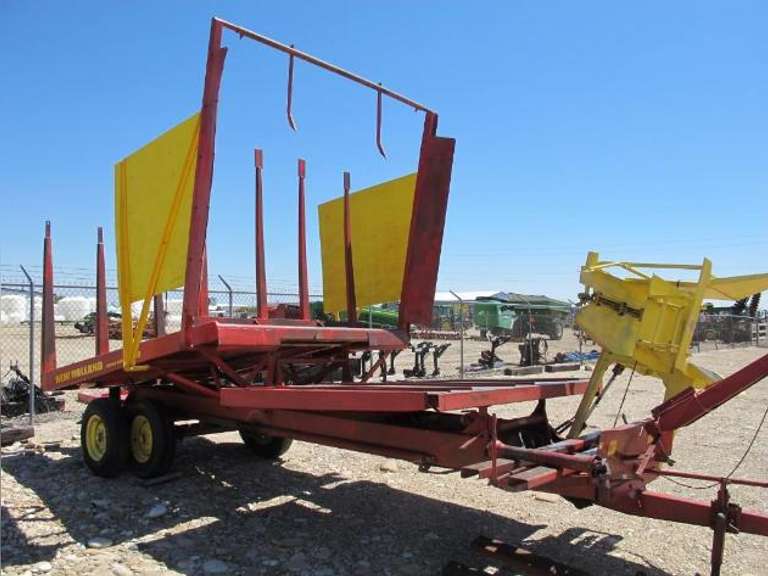 New Holland Stackliner 1030 Pull Type PTO Stack Wagon