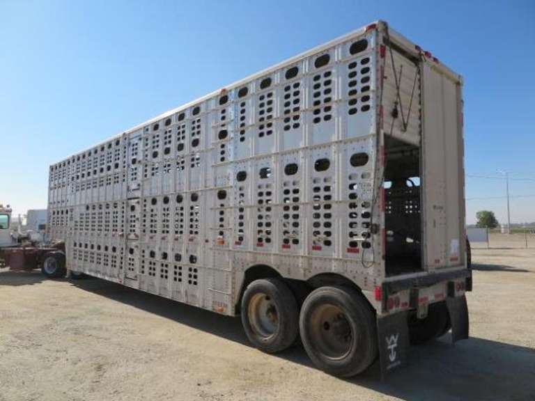 1990 Wilson - 48' Aluminum Livestock Trailer