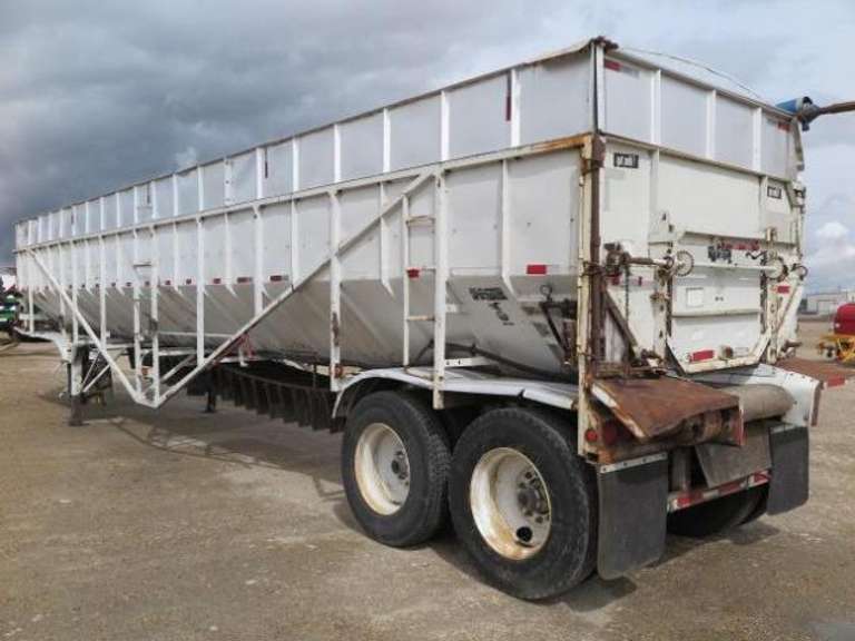 1995 Farmbed Eagle Bridge - 42' Self Unloading Trailer