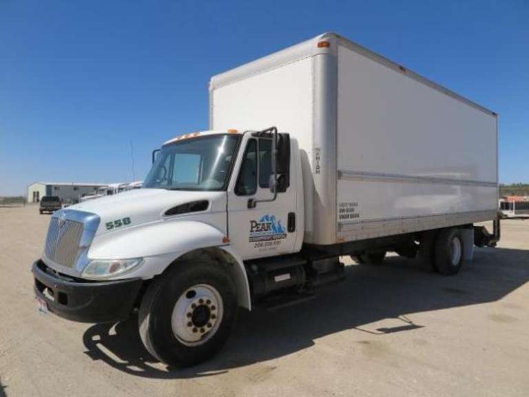 2006 International 4300 - 24' Dry Van Box Truck