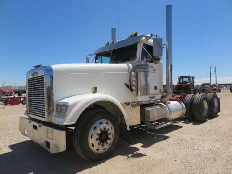 2000 Freightliner Classic XL - Conventional Day Cab Semi Truck - JUST ARRIVED 6/10