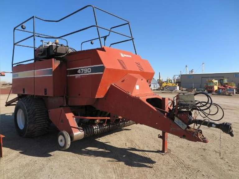 Hesston 4790 - 3x4 Hay Baler