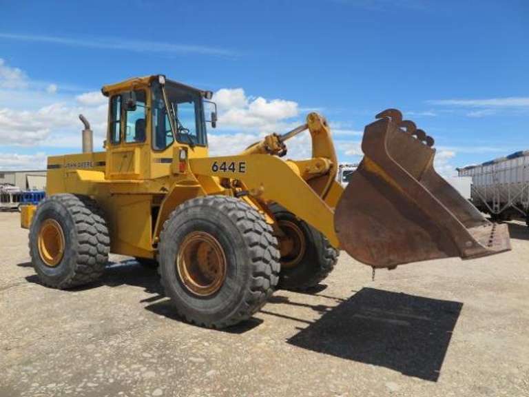1990 John Deere 644E - Articulating Wheel Loader