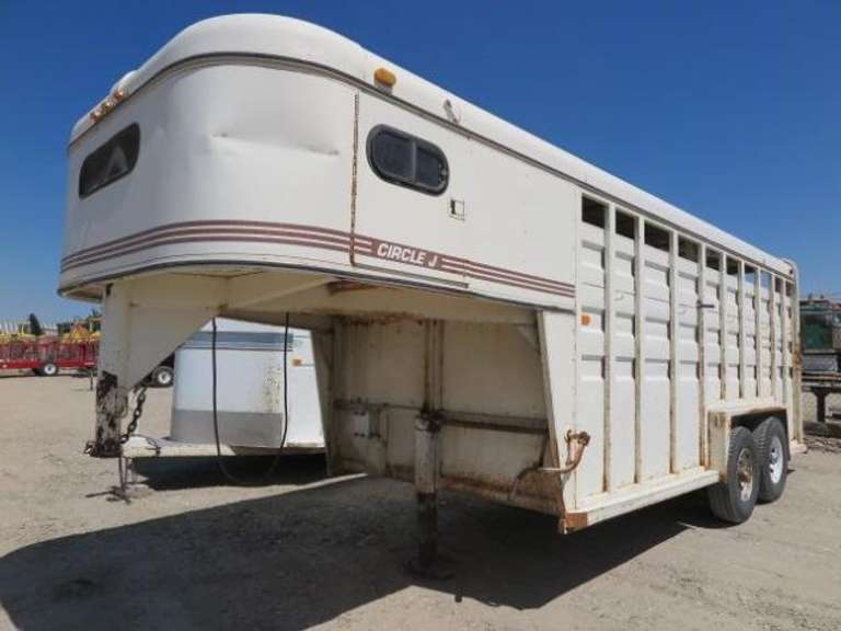 1987 Western World / Circle J Rancher - 16' Gooseneck Stock Trailer
