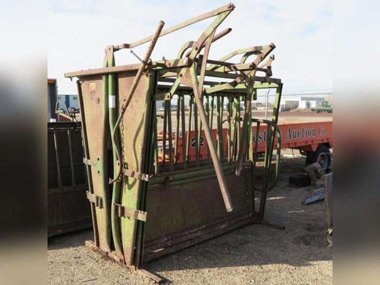 Powder River Squeeze Chute