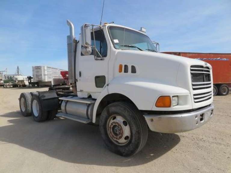 1999 Sterling • Conventional Day Cab Semi