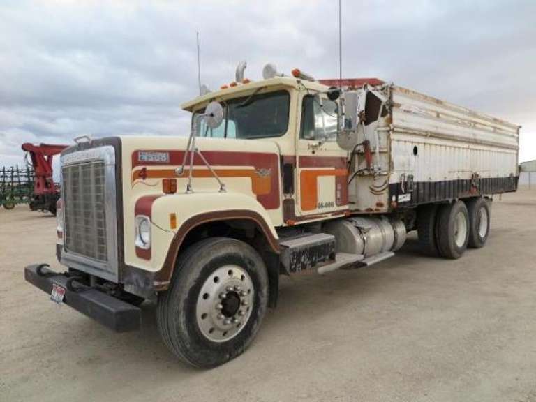 1979 International Transtar 4300 • With 22' Spudnik Bed