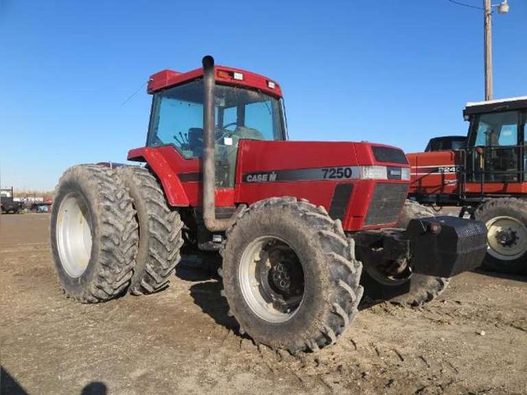 Case 7250 ▪︎ 215HP MFWD Tractor