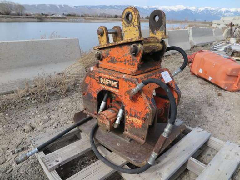 NPK C-4A • 24" x 30" Plate Compactor