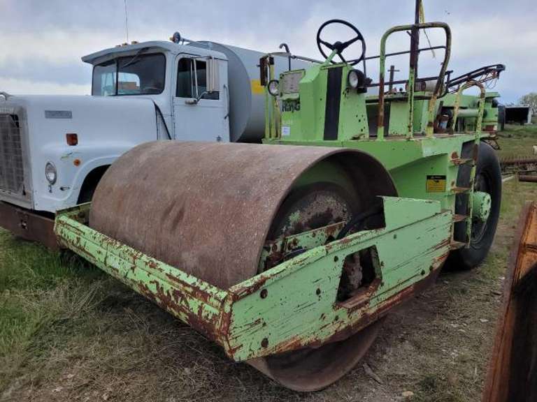 LOCATED OFF-SITE - RayGo Rustler 404B • 7' Vibratory Smooth Drum Roller