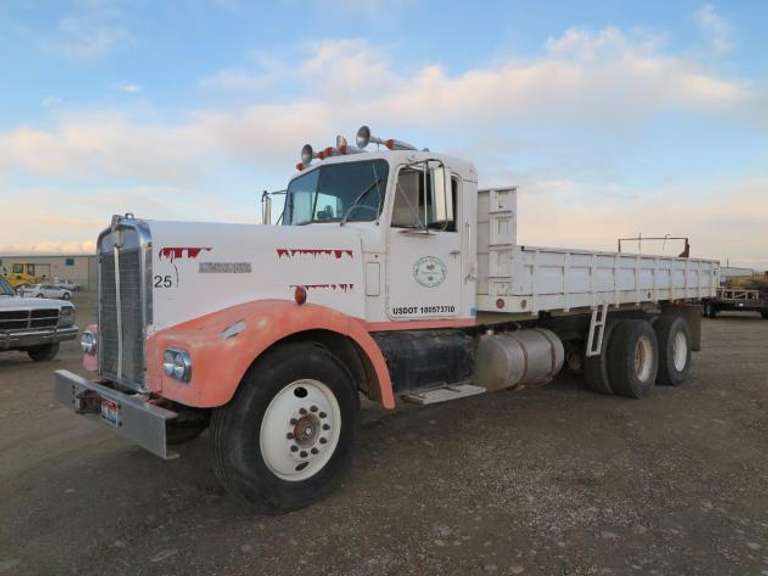 1964 Kenworth • 20' Bed & Hoist - Just Arrived 3/8/21