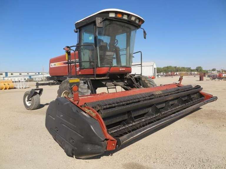Hesston 9240 Windrower With 16' Head