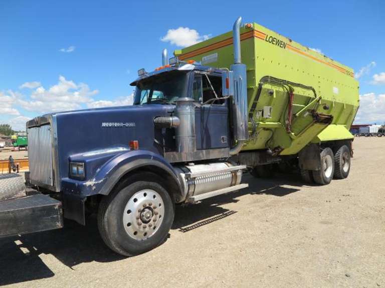 1996 Western Star 4964F • Feed Truck