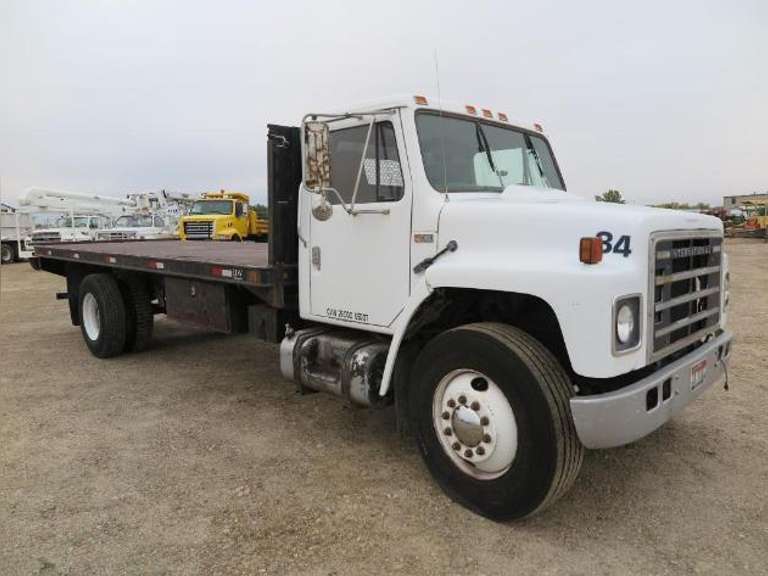 1984 International S1900 Flatbed Truck