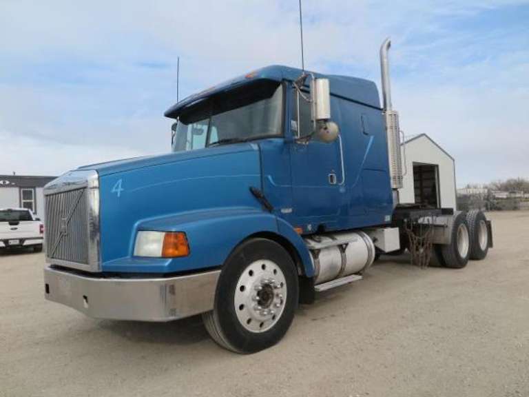 1996 Volvo • Sleeper Cab Conventional Semi