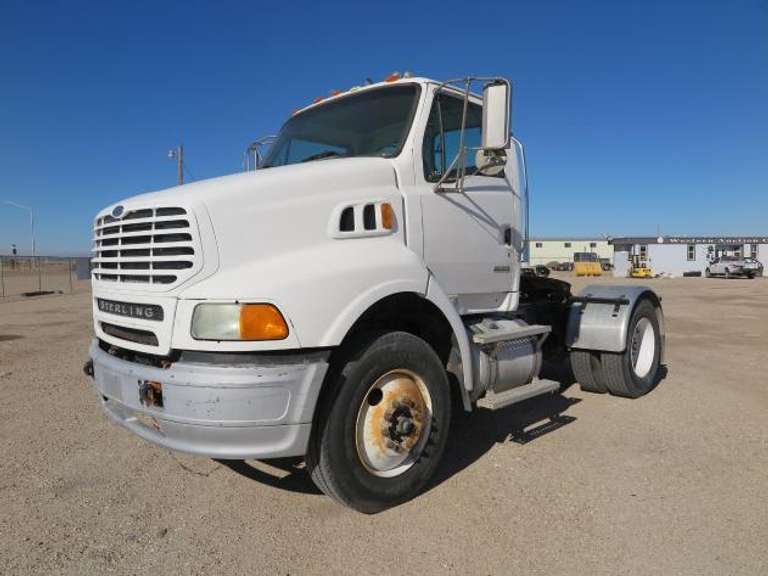 2005 Sterling • Conventional Day Cab Semi
