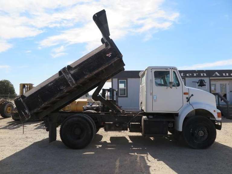 1993 International 8100 • Dump Truck