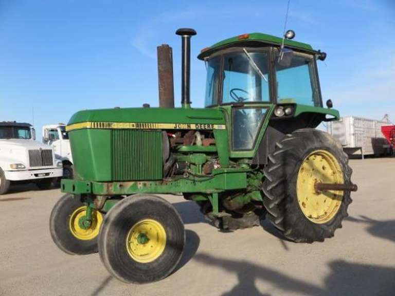 1982 John Deere 4440 • 130HP Tractor
