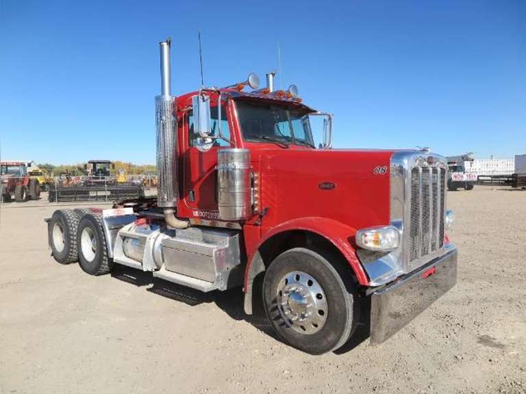 2012 Peterbilt 388 • Conventional Day Cab