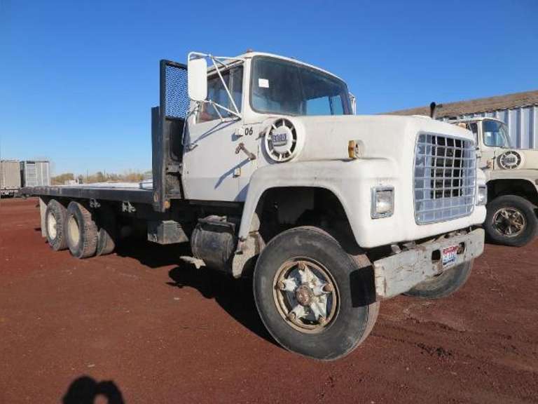 1972 Ford 7000 Flatbed Truck