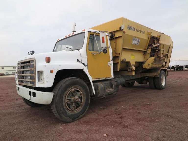 International • Feed Truck