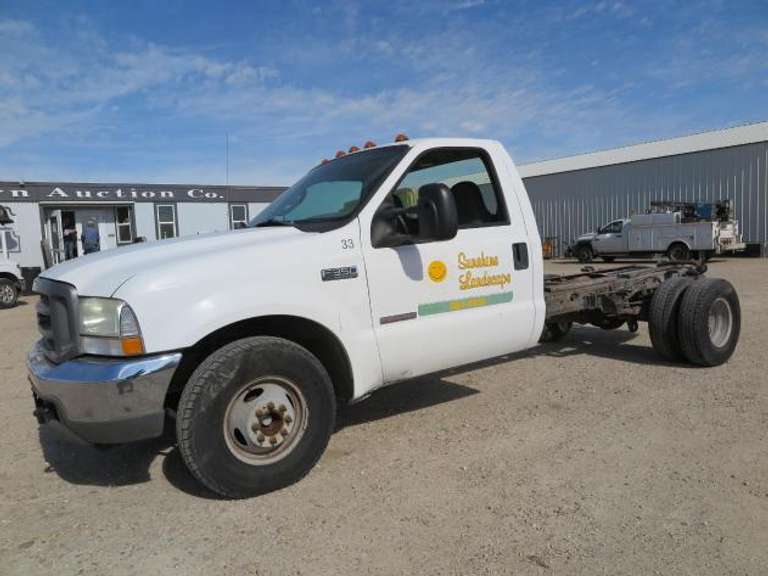 2004 Ford F-350 • Cab & Chassis