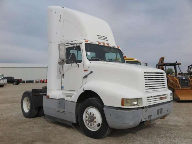 1989 International 8300 • Conventional Day Cab