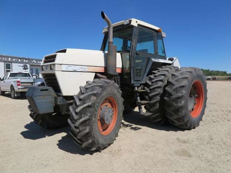 Case 3294 • 197HP MFWD Tractor