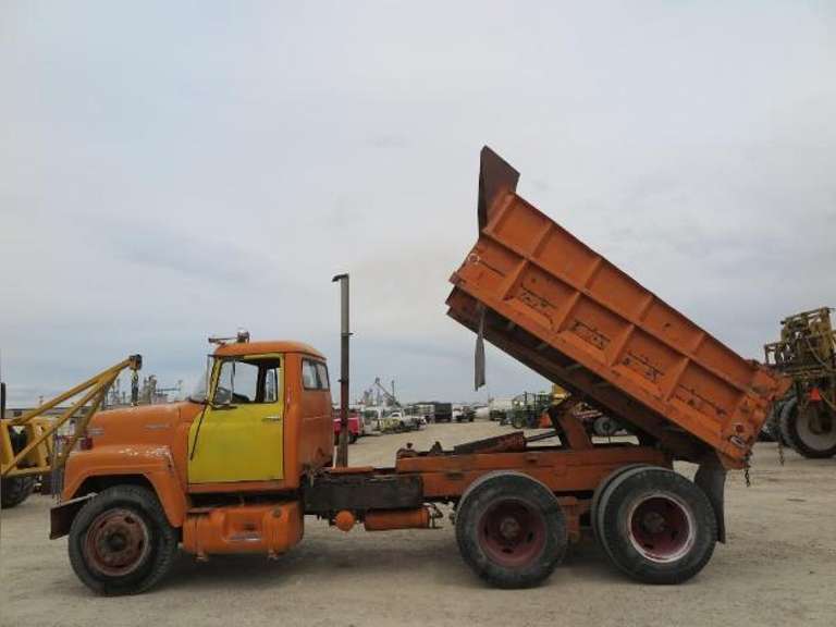 1967 International Fleetstar 1900 Dump Truck