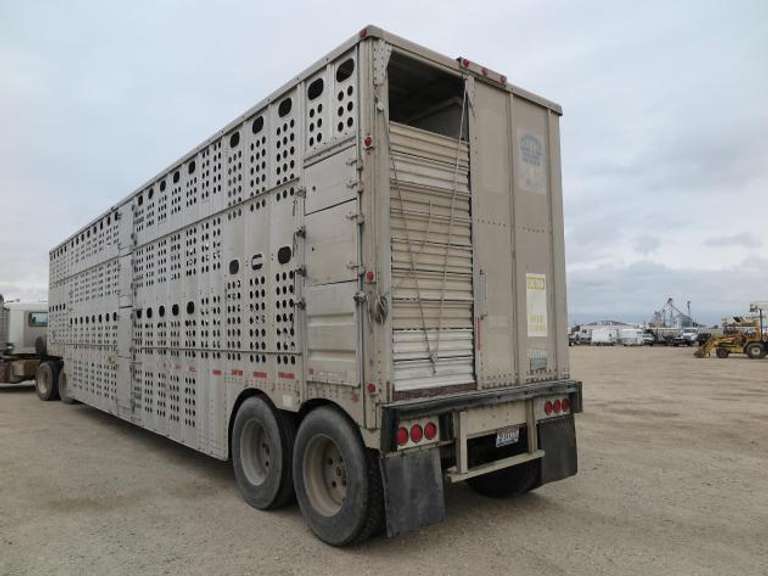 1993 Merritt • 48' Aluminum Livestock Trailer