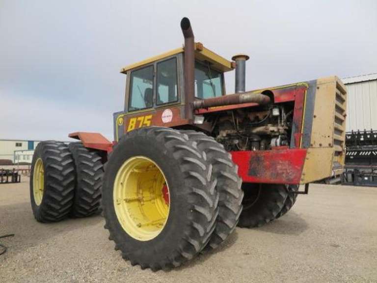 Versatile 875 • 280HP 4WD Articulating Tractor