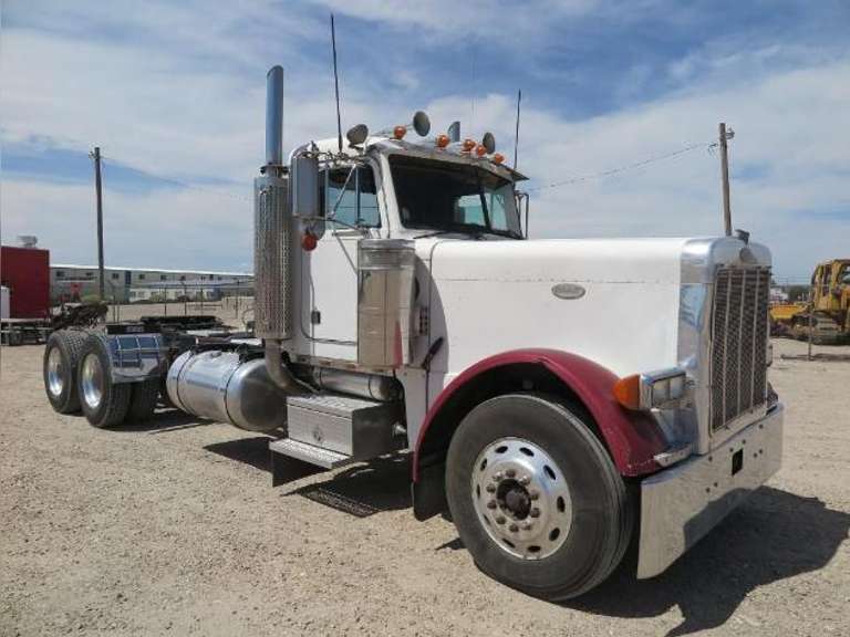 1998 Peterbilt 379 • Conventional Day Cab