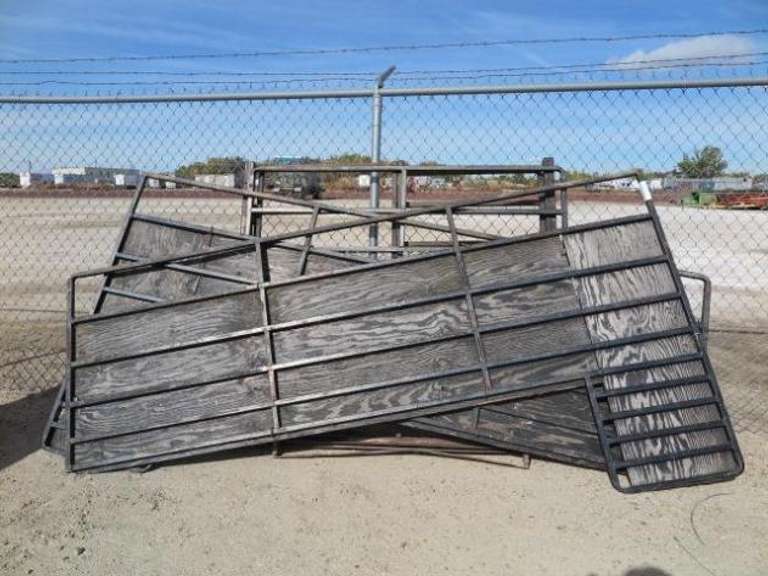 Pickup Livestock Rack - Armstrong Western LLC