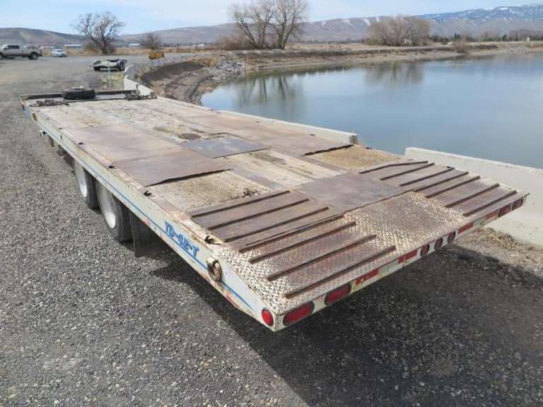 1995 Trail Max TD-42-T • 30' Tilt Deck Equipment Trailer