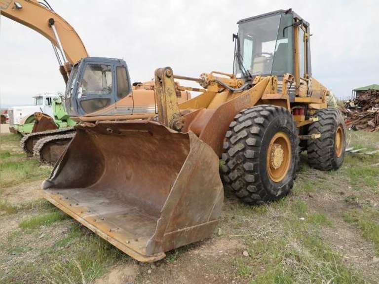 LOCATED OFF-SITE • Case 621B XR • Wheel Loader