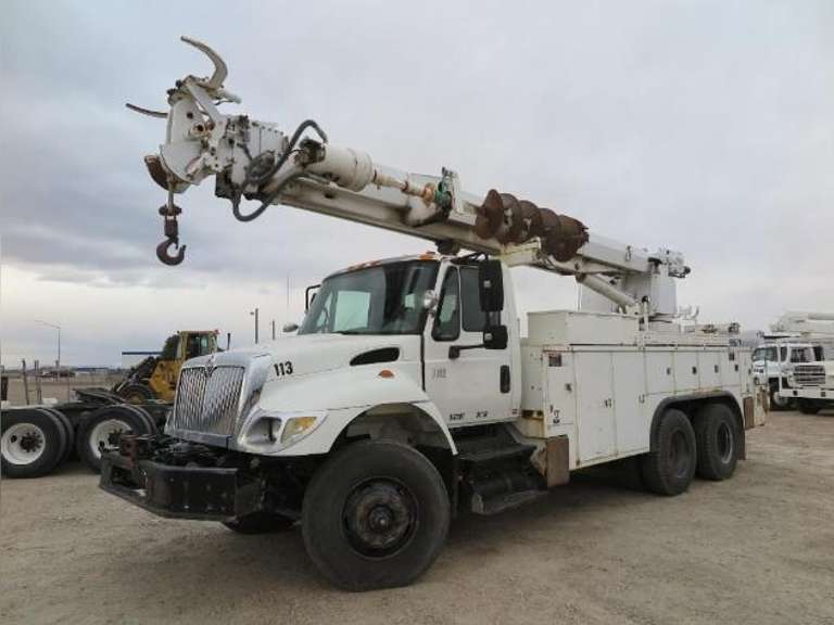 2002 International 7500 HT530 • Digger Derrick Truck