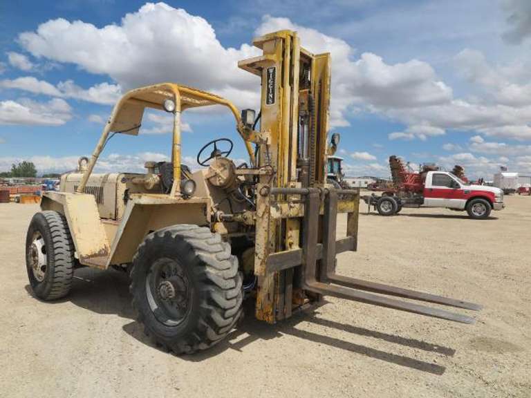 1977 Higgins • 8,000 Lb. Gas Powered Towable Forklift
