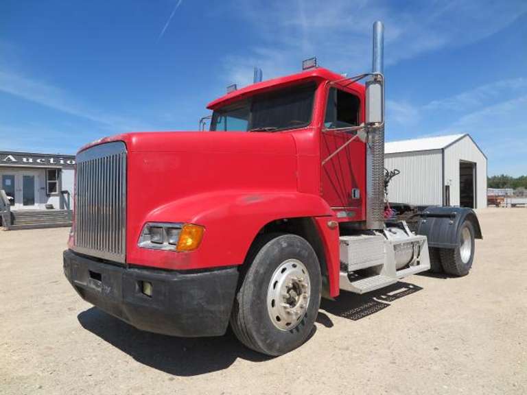 1995 Freightliner • Day Cab Conventional Semi